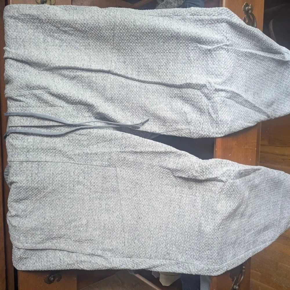 Lululemon Athletica Black and White Hoodie - Picture 1 of 4